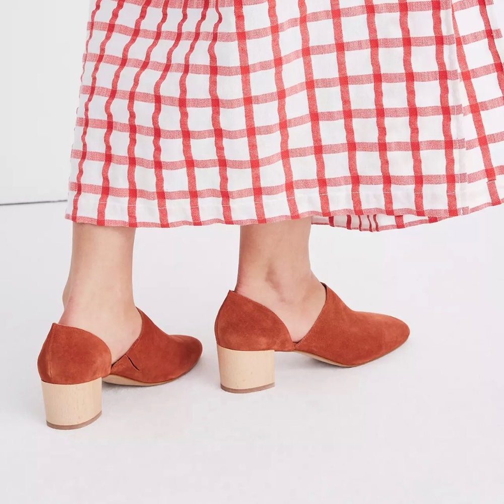 Madewell “ the Kirstie Lowcut Bootie in Suede” size 8